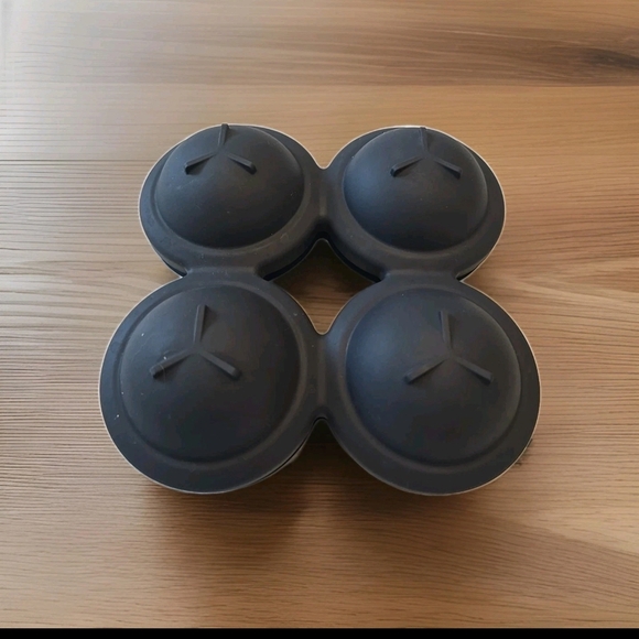 PEAK ICE WORKS SPHERE ICE MOLD SILICONE EASY RELEASE! - Picture 2 of 5